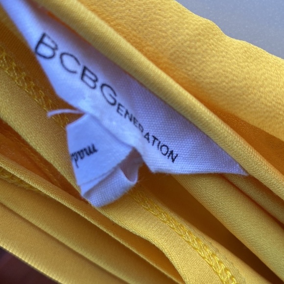 BCBG Yellow Halter Neck Rose Top Size S - Picture 7 of 9